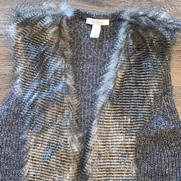 WHBM Sweater Vest with Faux Fur Sz X-Large Excellent Condition - Picture 5 of 11